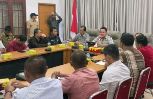 PJ SEKDA AMSARNO PIMPIN RAKOR CAMAT: TEGASKAN PENGUATAN KOORDINASI DAN CAPAIAN PROGRAM KERJA